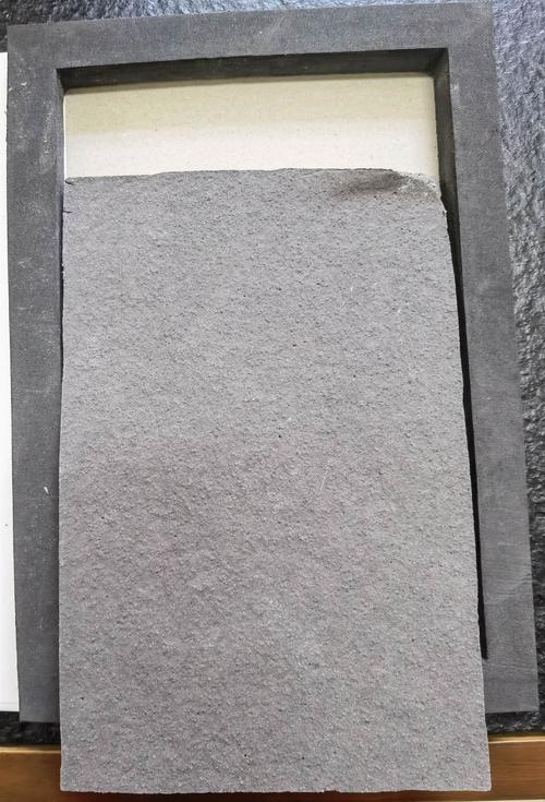 产品概述双虹水性纳米中空玻璃微珠隔热涂料为单组份水性膏状材料,该